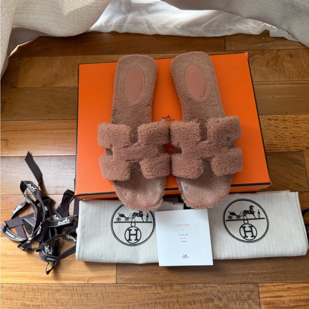 Hermès Teddy Oran Rose Aube Shearling Sandals Slippers 38